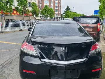 2012 Acura TL с пробегом 140 000 км