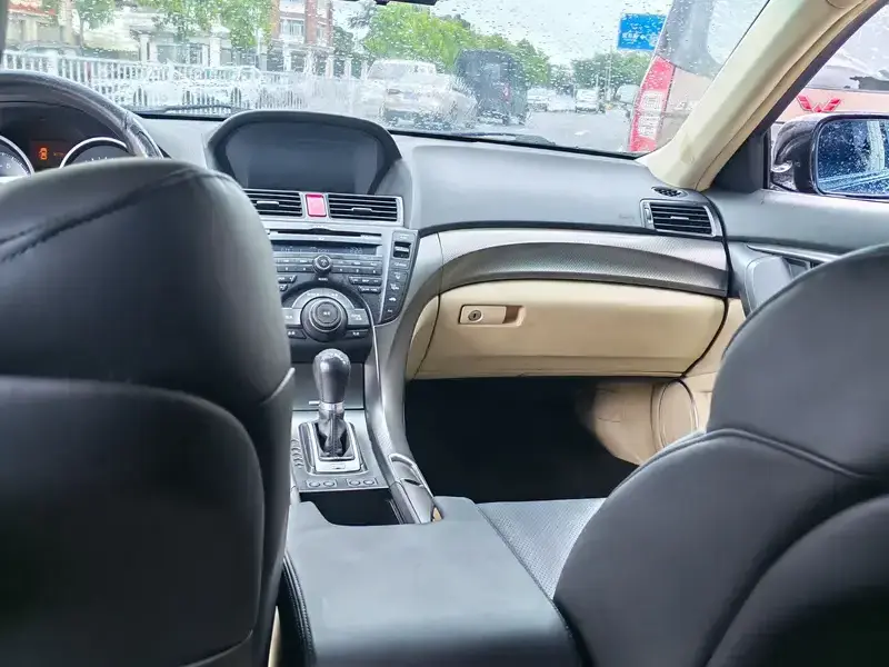 2012 Acura TL с пробегом 140 000 км