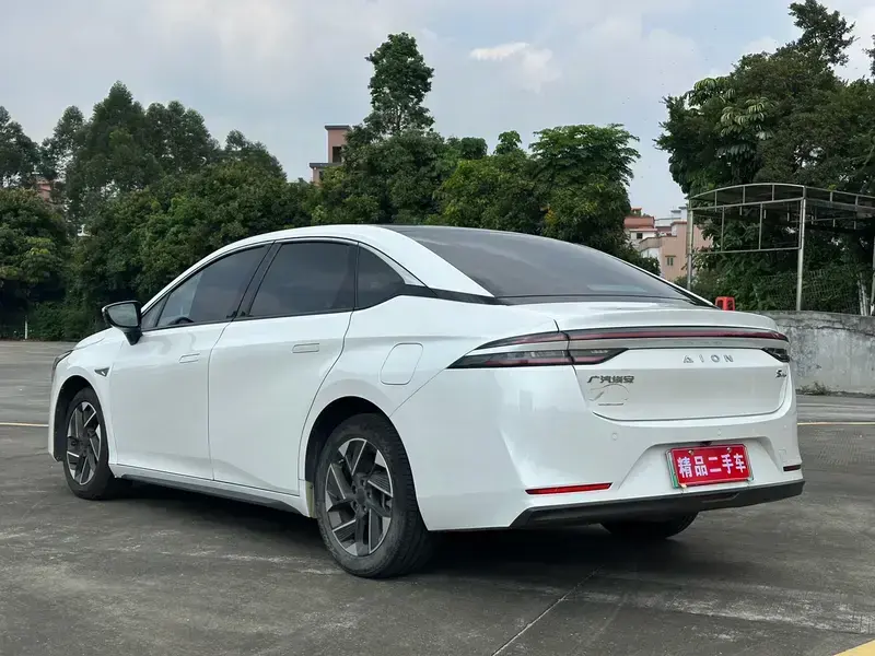 2023 Aion S с пробегом 110 000 км
