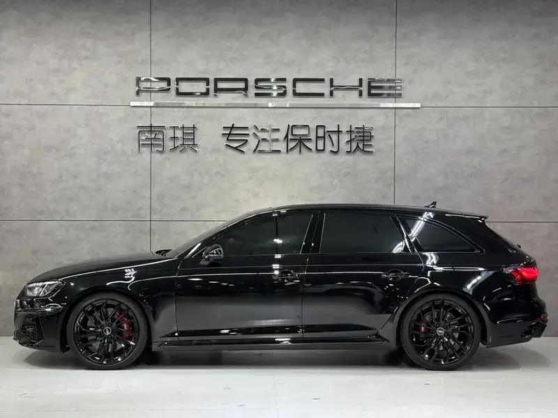 2023 Audi RS 4 с пробегом 29 000 км