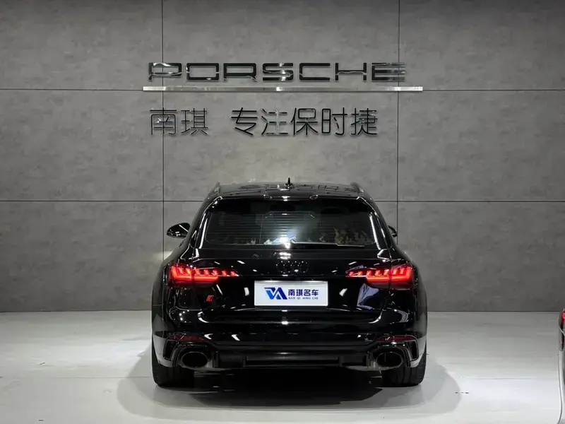 2023 Audi RS 4 с пробегом 29 000 км