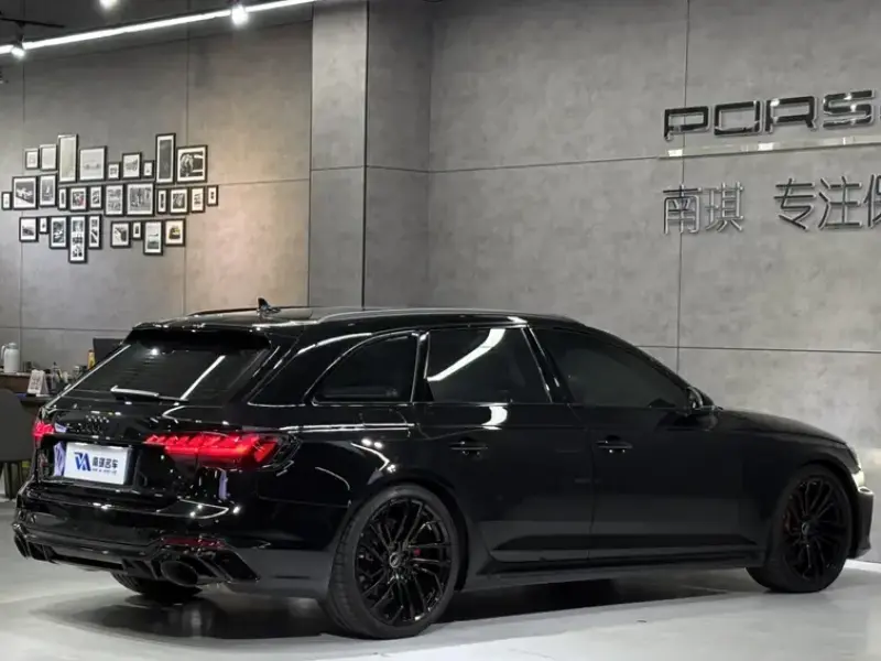 2023 Audi RS 4 с пробегом 29 000 км