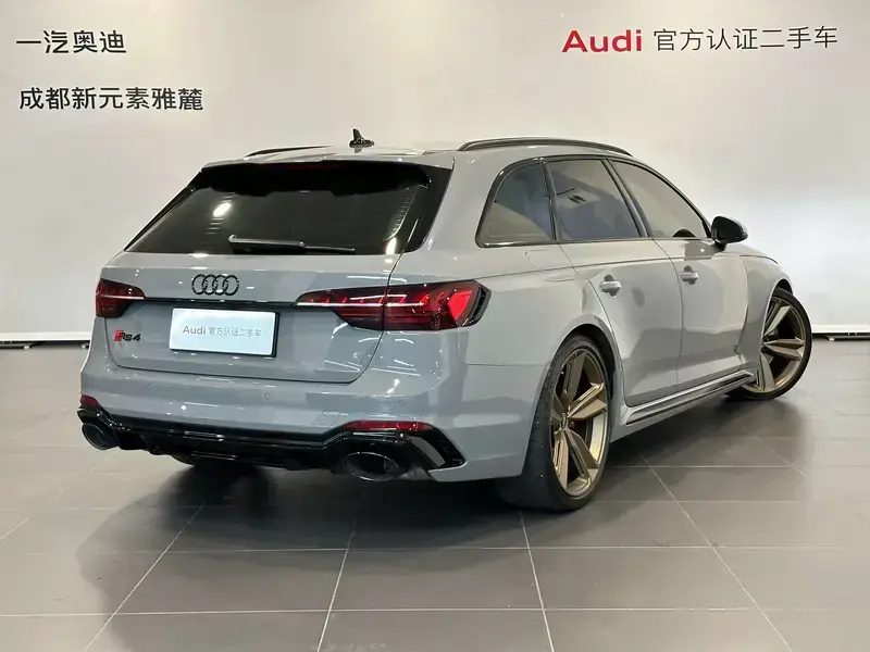 2022 Audi RS 4 с пробегом 37 000 км