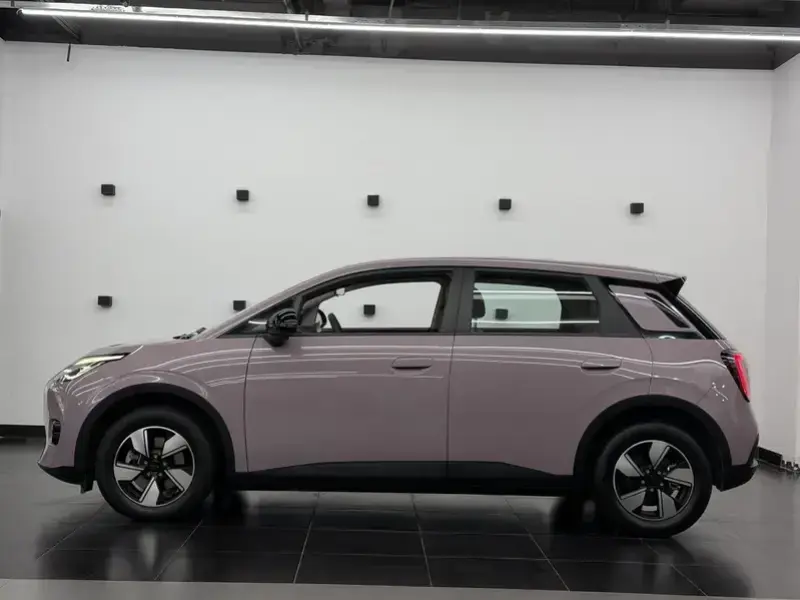2025 Aion UT с пробегом 8 600 км
