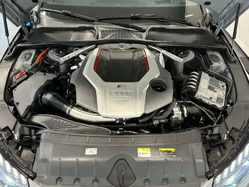 2022 Audi RS 4 с пробегом 37 000 км
