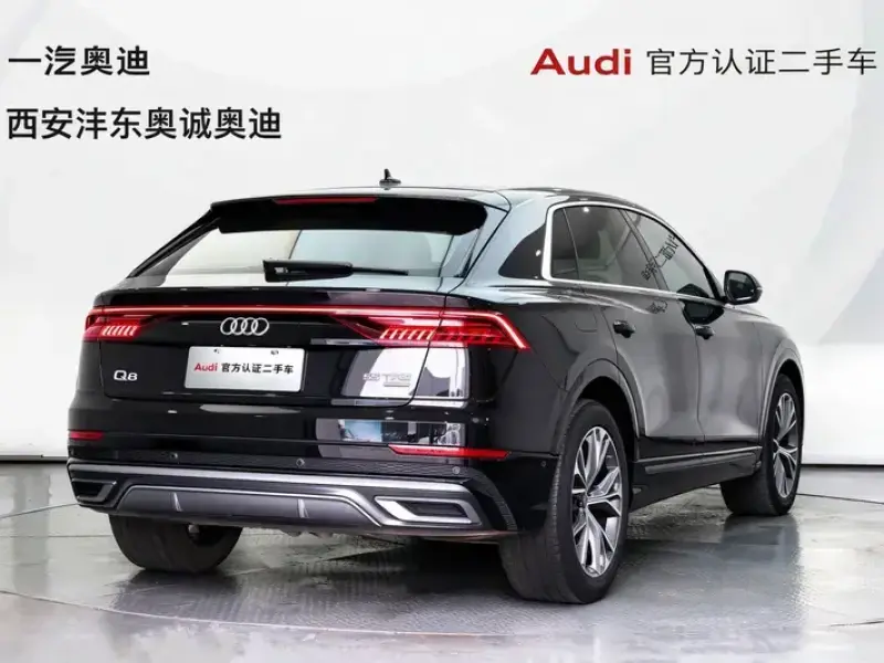 2023 Audi Q8 с пробегом 28 000 км