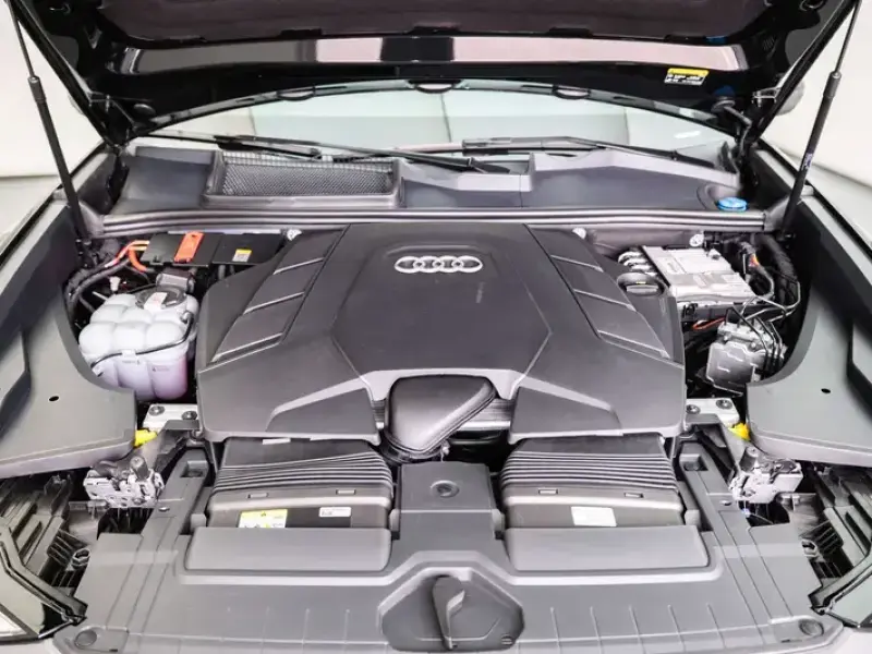 2023 Audi Q8 с пробегом 28 000 км