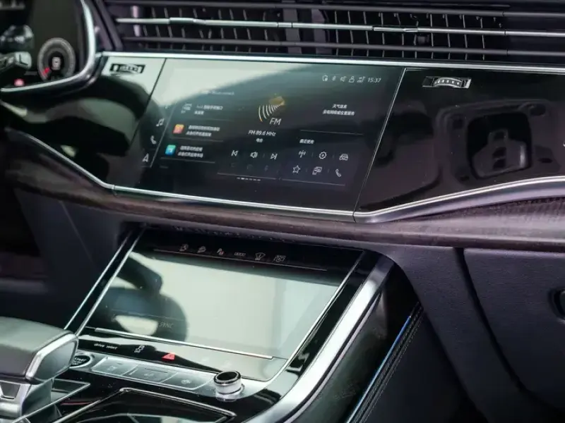 2023 Audi Q8 с пробегом 28 000 км