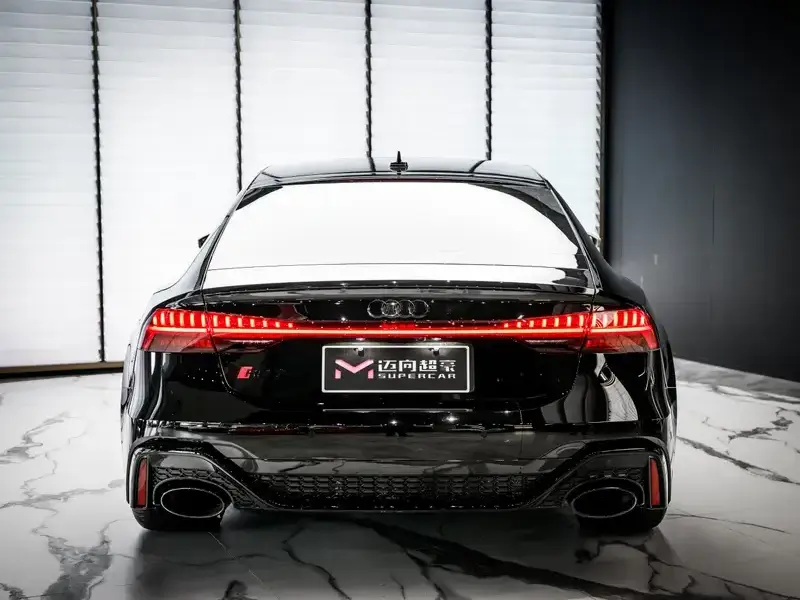 2024 Audi RS 7 с пробегом 24 000 км