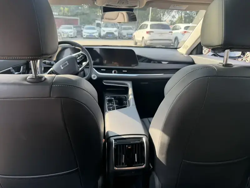 2024 Bestune B70 с пробегом 22 000 км