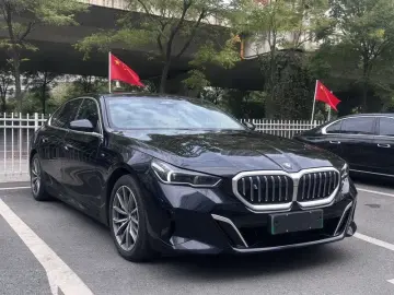 2024 BMW i5 с пробегом 44 000 км