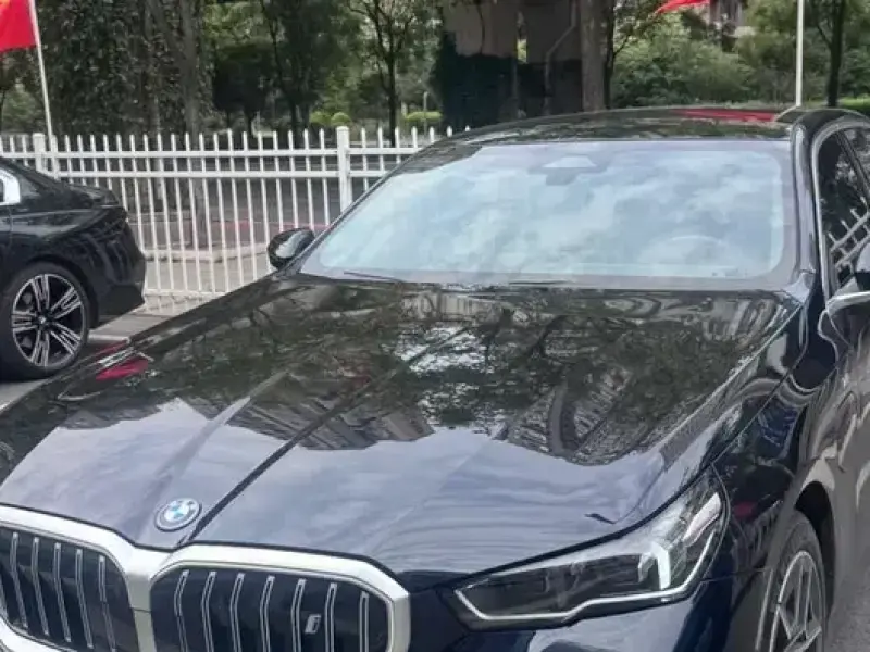 2024 BMW i5 с пробегом 44 000 км