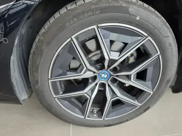 2025 BMW i5 с пробегом 19 000 км