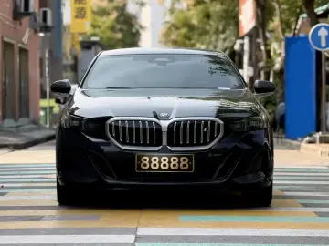 2024 BMW i5 с пробегом 43 000 км