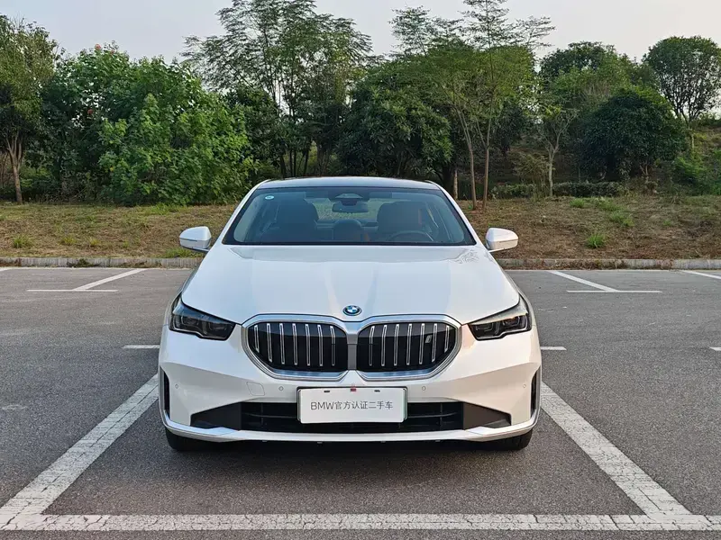 2024 BMW i5 с пробегом 19 200 км