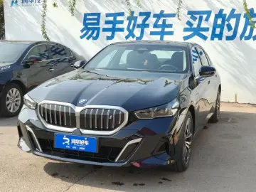 2024 BMW i5 с пробегом 12 600 км