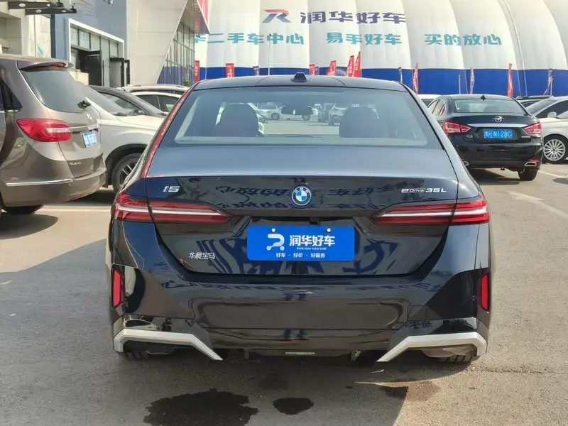 2024 BMW i5 с пробегом 12 600 км