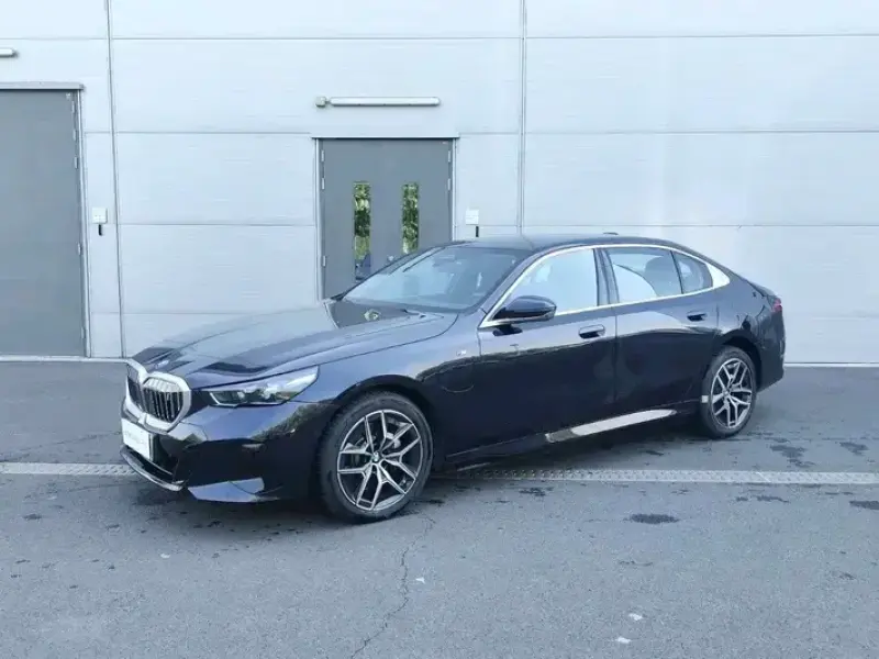 2025 BMW i5 с пробегом 13 400 км
