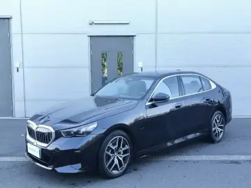 2025 BMW i5 с пробегом 23 600 км