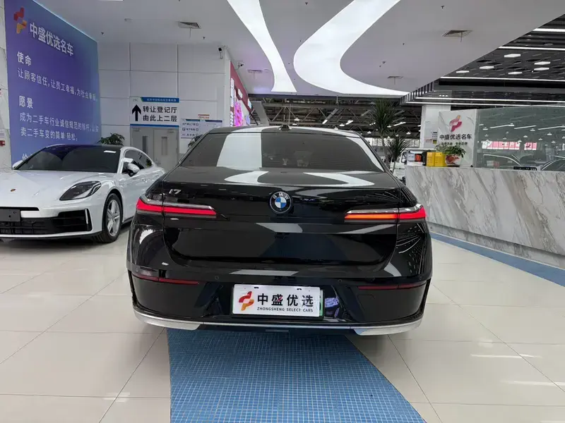 2023 BMW i7 с пробегом 51 300 км
