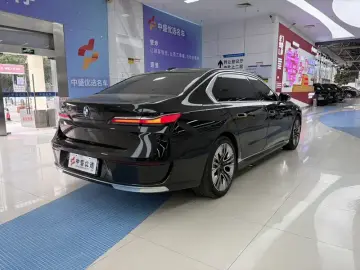 2023 BMW i7 с пробегом 51 300 км