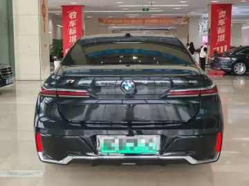 2023 BMW i7 с пробегом 79 000 км