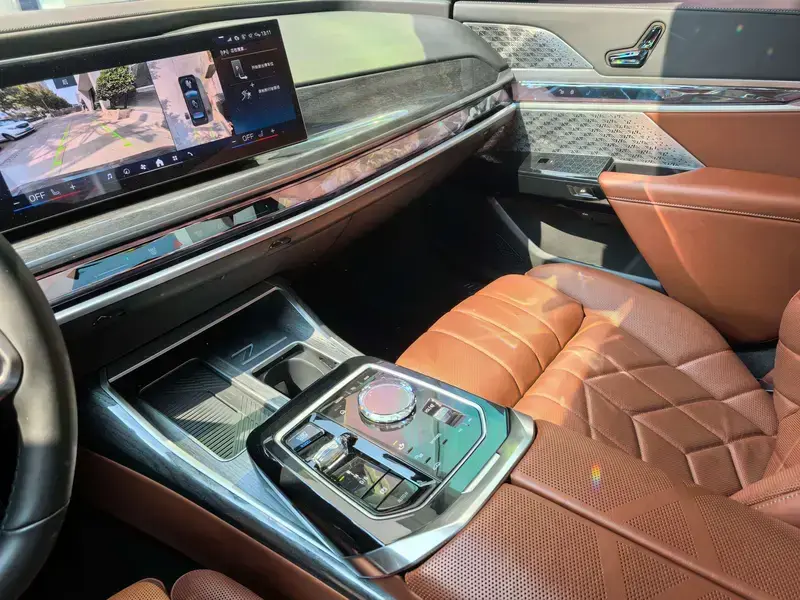 2023 BMW i7 с пробегом 46 000 км
