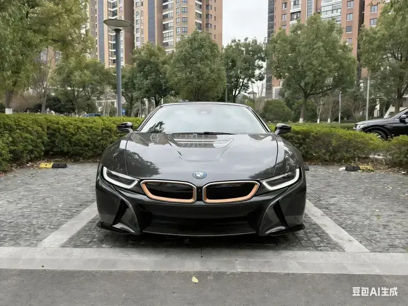 2020 BMW i8 с пробегом 10 500 км