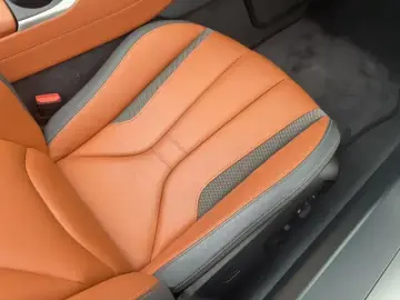 2020 BMW i8 с пробегом 10 500 км