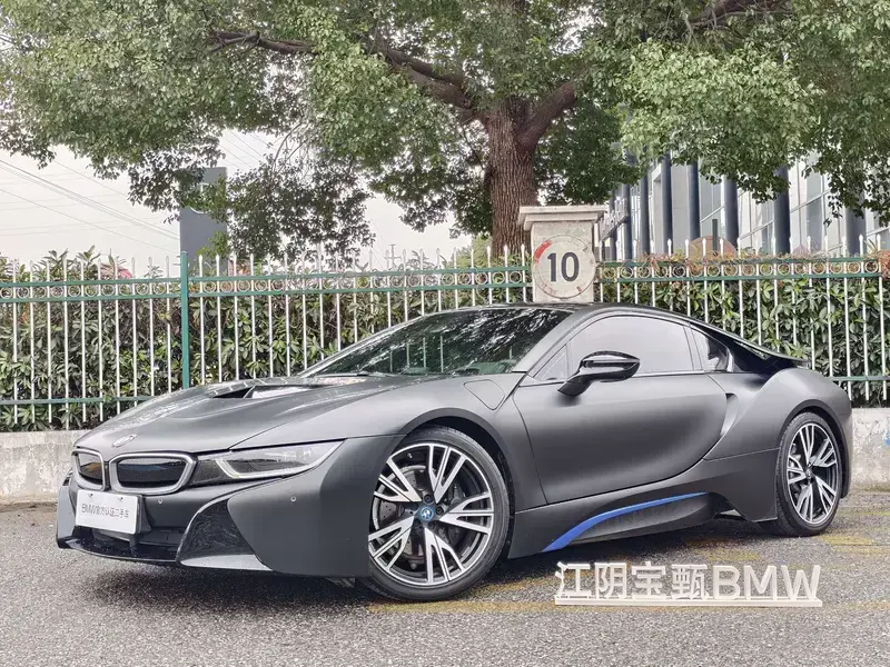 2017 BMW i8 с пробегом 34 000 км