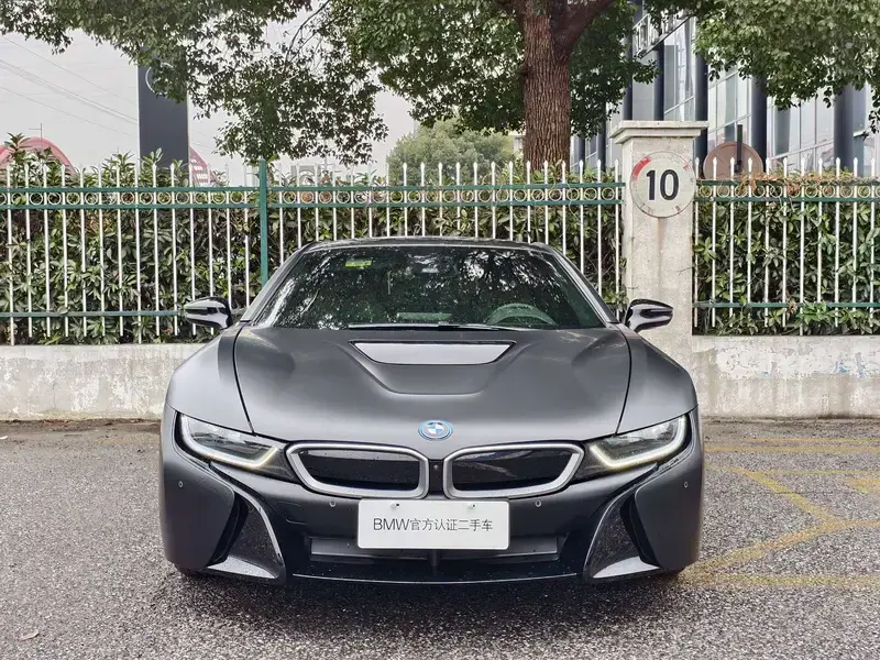 2017 BMW i8 с пробегом 34 000 км