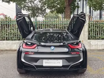 2017 BMW i8 с пробегом 34 000 км
