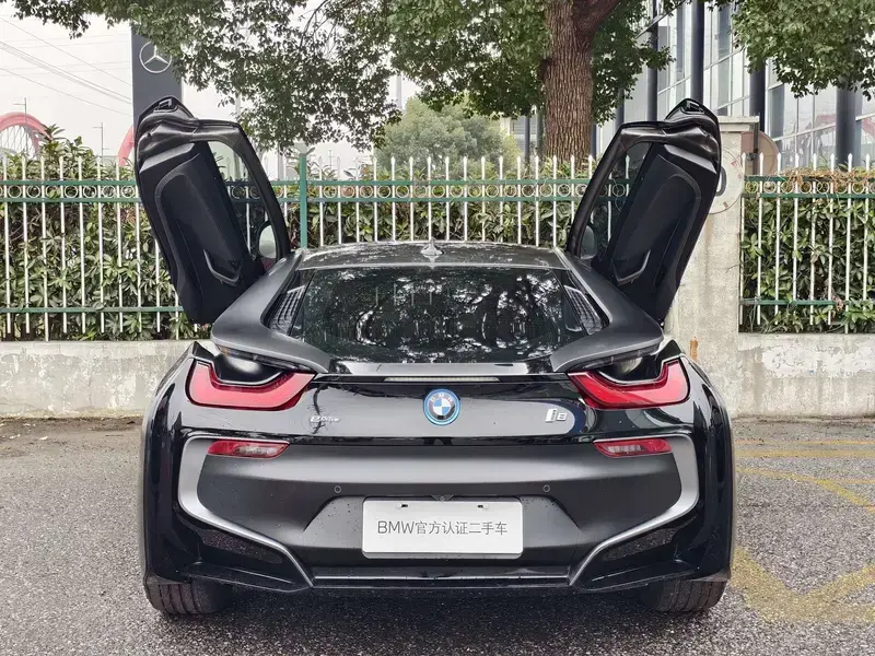 2017 BMW i8 с пробегом 34 000 км