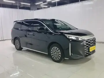 2026 BYD Xia (M9) с пробегом 6 700 км