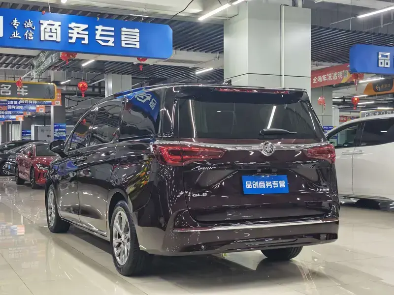 2022 Buick GL8 с пробегом 16 000 км