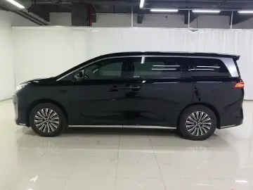 2026 BYD Xia (M9) с пробегом 6 700 км