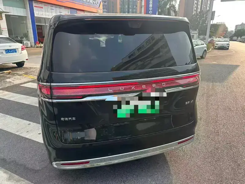 2026 BYD Xia (M9) с пробегом 9 000 км