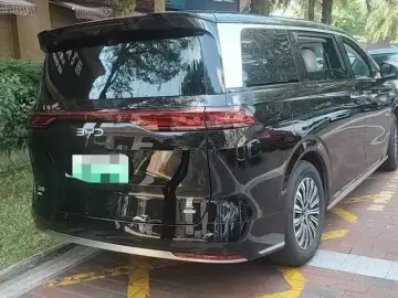 2026 BYD Xia (M9) с пробегом 9 000 км