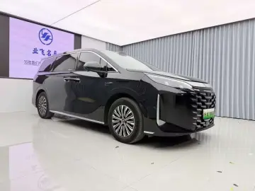 2026 BYD Xia (M9) с пробегом 43 000 км