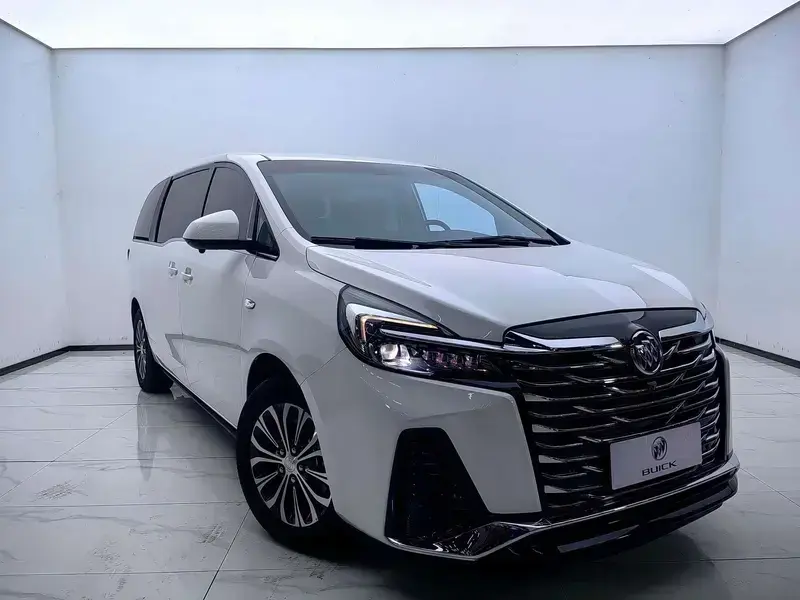 2023 Buick GL8 с пробегом 32 000 км