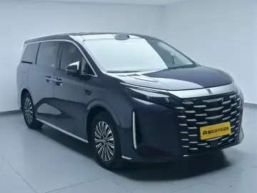 2026 BYD Xia (M9) с пробегом 19 500 км