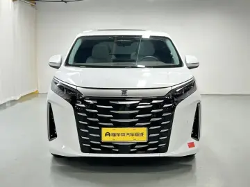 2025 BYD Xia (M9) с пробегом 21 500 км