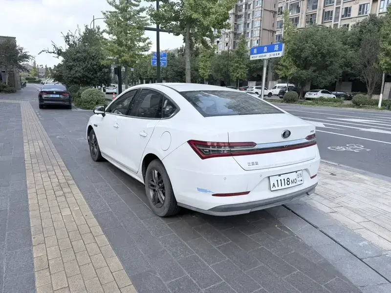 2019 BYD Qin Pro с пробегом 40 000 км