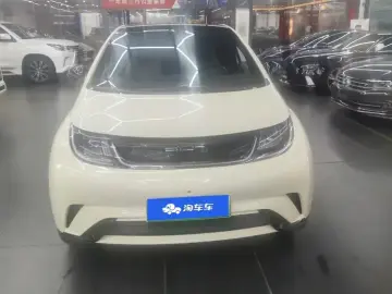 2023 BYD Dolphin с пробегом 50 000 км