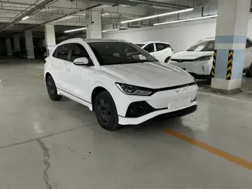 2023 BYD E2 с пробегом 46 800 км