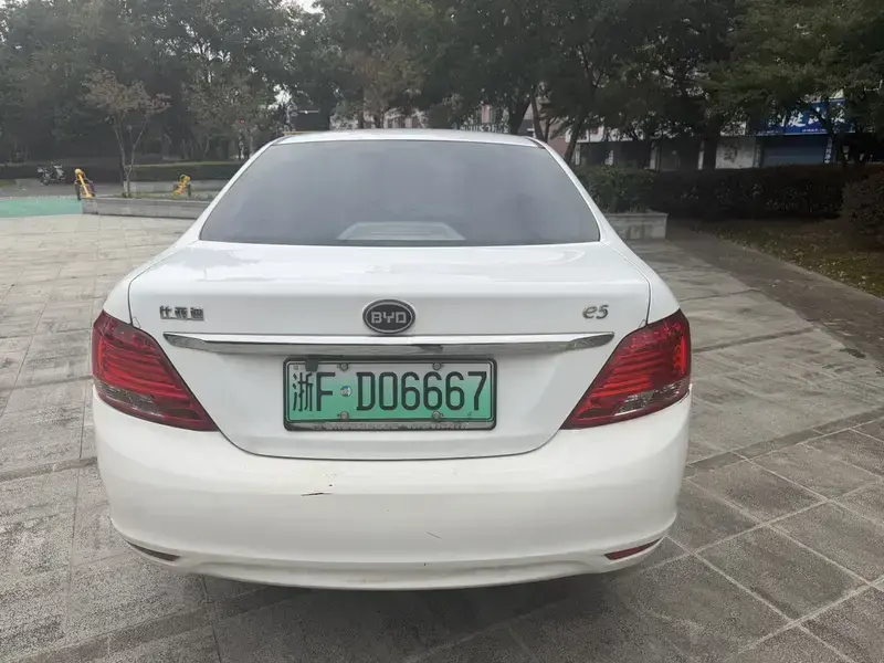 2018 BYD E5 с пробегом 250 000 км