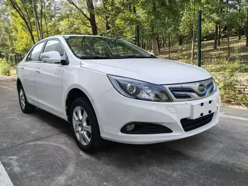 2017 BYD E5 с пробегом 81 000 км