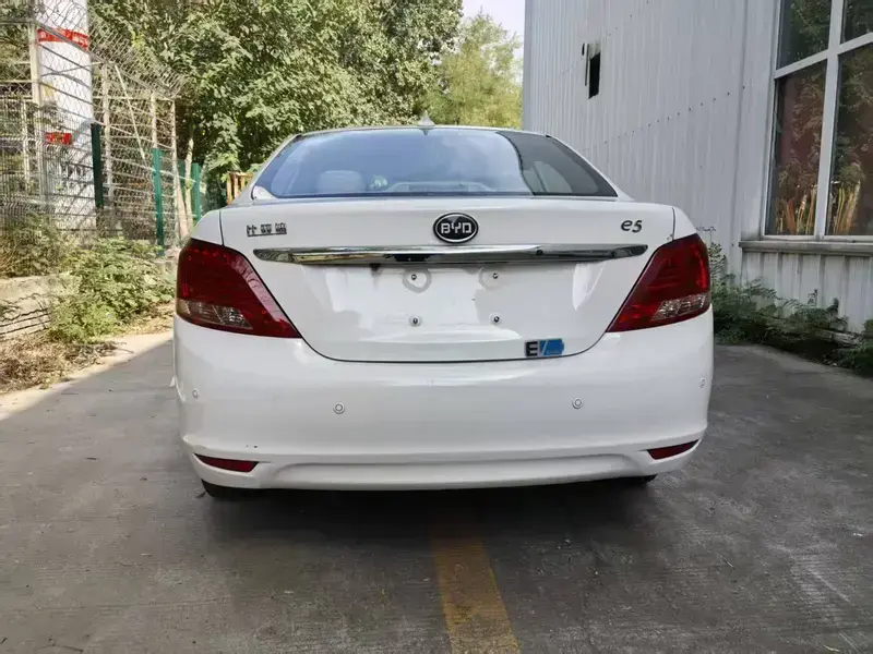 2017 BYD E5 с пробегом 81 000 км