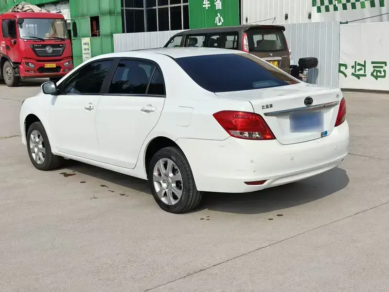 2016 BYD E5 с пробегом 57 000 км