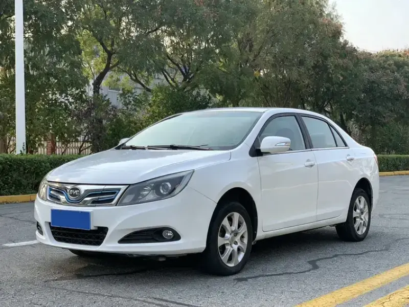 2016 BYD E5 с пробегом 100 000 км